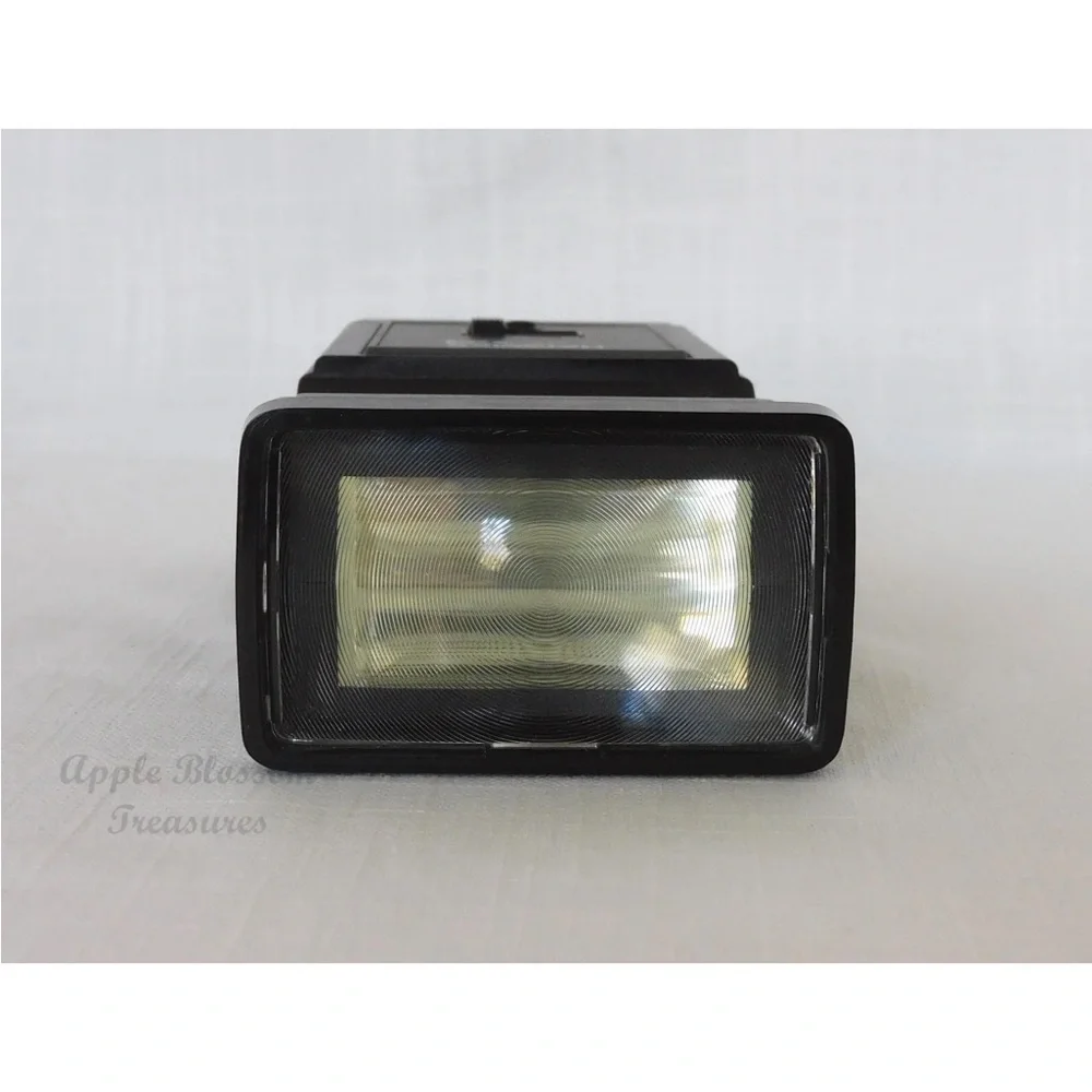 Hanimex Tz1 - 34 Shoe Mount Dedicated Flash w/Zoom & Auto Settings